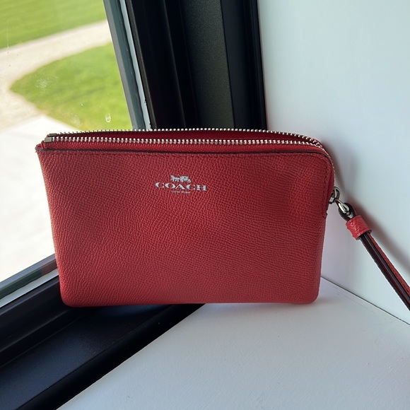 L zip wristlet in Coach’s signature Sun orange color - Picture 3 of 6